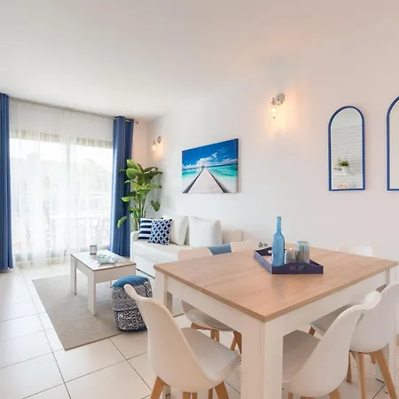 With Terrace, Pool, Parking Apartment