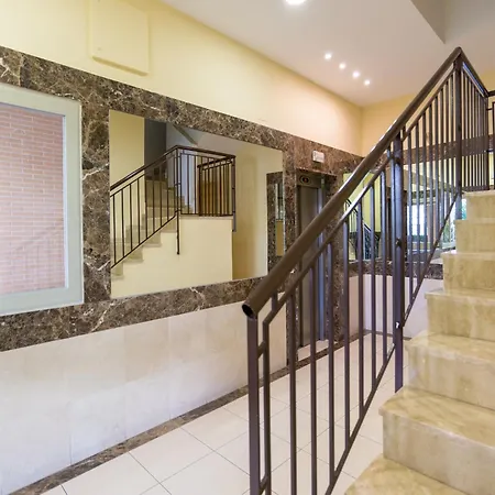 Apartment With Terrace, Pool, Parking Torremolinos